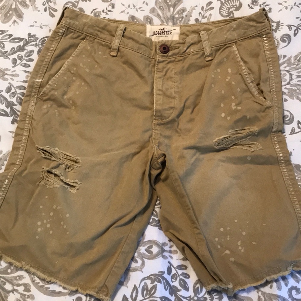 Men’s Hollister distressed khaki shorts size 31